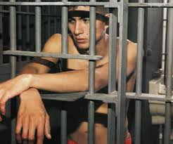 Prisonnier gay en cellule